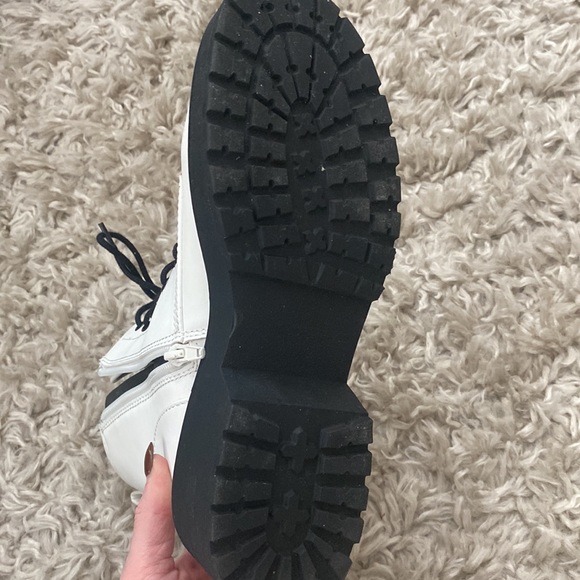 White Boots! - Picture 4 of 8